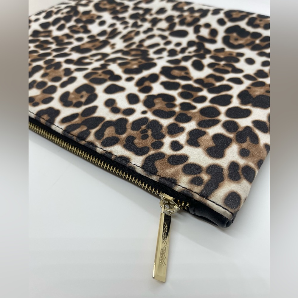 MALI + LILI ANIMAL PRINT ENVELOPE CLUTCH HANG BAG GENTLY USED